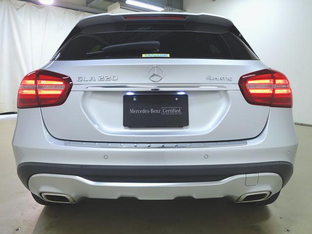 GLAクラス GLA220 4マチック レーダーセーフティパッケージ  プレミアムパッケージ シートヒーター パワーシート トランクスルー フロアマット ナビ CD ミュージックサーバー 音楽プレーヤー接続 Bluetooth接続 TV(7枚目)