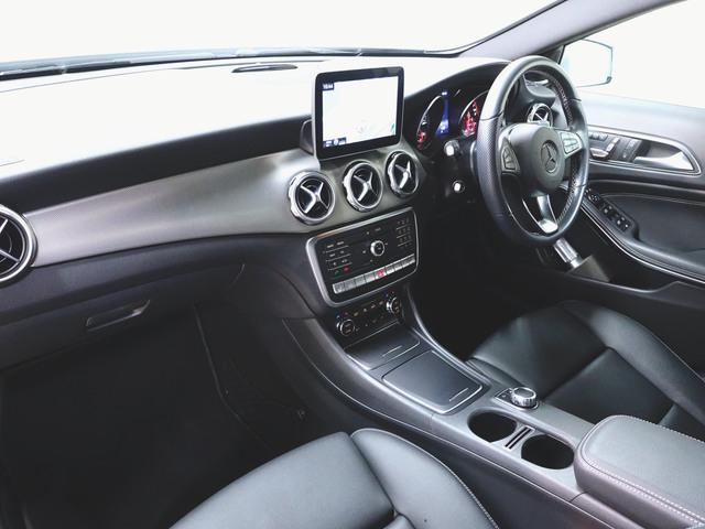 GLAクラス GLA220 4マチック レーダーセーフティパッケージ  プレミアムパッケージ シートヒーター パワーシート トランクスルー フロアマット ナビ CD ミュージックサーバー 音楽プレーヤー接続 Bluetooth接続 TV(11枚目)