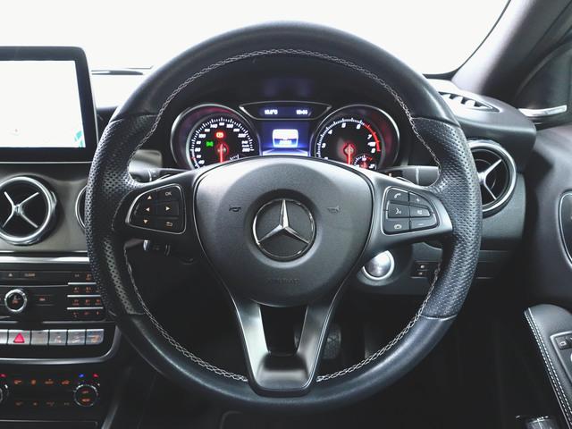 GLAクラス GLA220 4マチック レーダーセーフティパッケージ  プレミアムパッケージ シートヒーター パワーシート トランクスルー フロアマット ナビ CD ミュージックサーバー 音楽プレーヤー接続 Bluetooth接続 TV(13枚目)