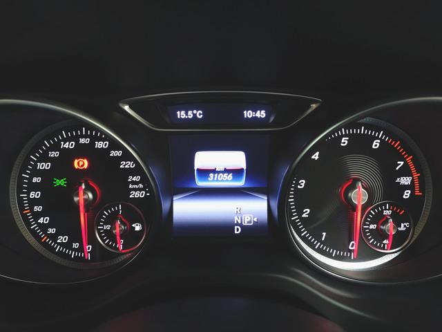 GLAクラス GLA220 4マチック レーダーセーフティパッケージ  プレミアムパッケージ シートヒーター パワーシート トランクスルー フロアマット ナビ CD ミュージックサーバー 音楽プレーヤー接続 Bluetooth接続 TV(14枚目)