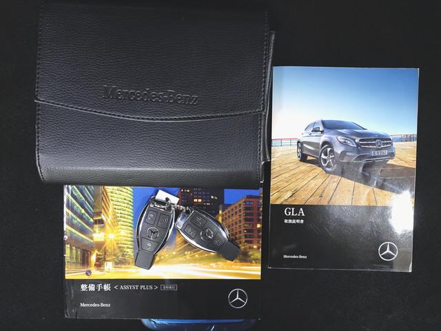 GLAクラス GLA220 4マチック レーダーセーフティパッケージ  プレミアムパッケージ シートヒーター パワーシート トランクスルー フロアマット ナビ CD ミュージックサーバー 音楽プレーヤー接続 Bluetooth接続 TV(26枚目)