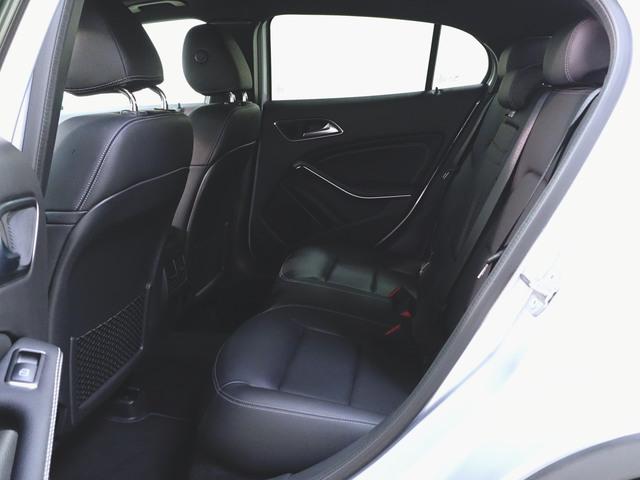 GLAクラス GLA220 4マチック レーダーセーフティパッケージ  プレミアムパッケージ シートヒーター パワーシート トランクスルー フロアマット ナビ CD ミュージックサーバー 音楽プレーヤー接続 Bluetooth接続 TV(29枚目)
