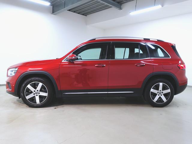 ＧＬＢ ＧＬＢ１８０　シートヒーター　３列シート　トランクスルー　フロアマット　コネクテッド機能　ナビ　音楽プレーヤー接続　Ｂｌｕｅｔｏｏｔｈ接続　ＴＶ　ＥＴＣ　ＬＥＤヘッドライト　電動リアゲート　全周囲カメラ（4枚目）