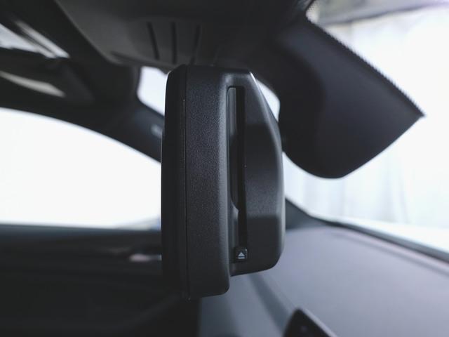 Ｘ４ Ｍ コンペティション　シートヒーター　シートエアコン　パワーシート　トランクスルー　フロアマット　ナビ　音楽プレーヤー接続　Ｂｌｕｅｔｏｏｔｈ接続　ＴＶ　ＥＴＣ　サンルーフ・ガラスルーフ　ＬＥＤヘッドライト　電動リアゲート（10枚目）