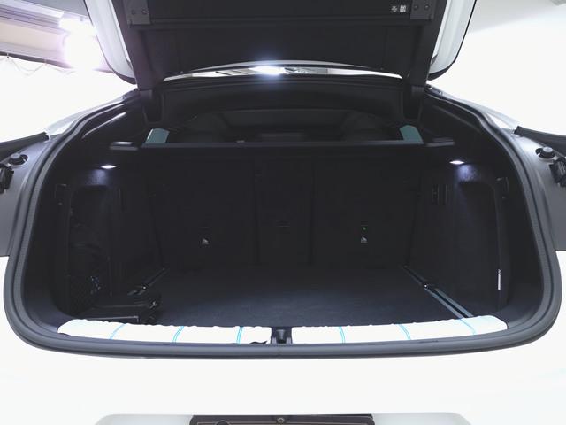 Ｘ４ Ｍ コンペティション　シートヒーター　シートエアコン　パワーシート　トランクスルー　フロアマット　ナビ　音楽プレーヤー接続　Ｂｌｕｅｔｏｏｔｈ接続　ＴＶ　ＥＴＣ　サンルーフ・ガラスルーフ　ＬＥＤヘッドライト　電動リアゲート（28枚目）