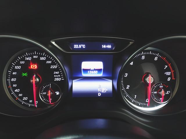 GLAクラス GLA220 4マチック レーダーセーフティーパッケージ レザーエクスクルーシブパッケージ シートヒーター パワーシート トランクスルー フロアマット ナビ CD ミュージックサーバー 音楽プレーヤー接続(14枚目)