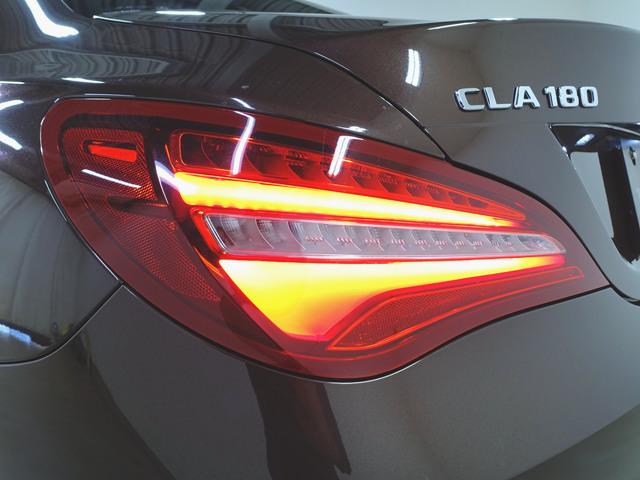 CLAクラス CLA180 AMGスタイル AMGプレミアムパッケージ レーダーセーフティーパッケージ シートヒーター パワーシート トランクスルー フロアマット ナビ CD ミュージックサーバー 音楽プレーヤー接続 Bluetooth接続(5枚目)