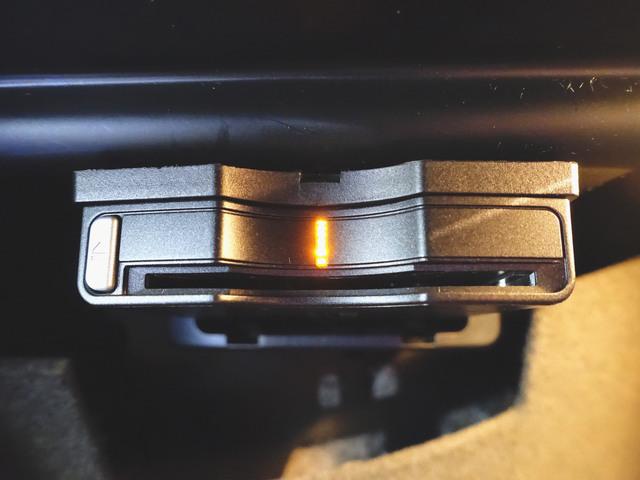 CLAクラス CLA180 AMGスタイル AMGプレミアムパッケージ レーダーセーフティーパッケージ シートヒーター パワーシート トランクスルー フロアマット ナビ CD ミュージックサーバー 音楽プレーヤー接続 Bluetooth接続(10枚目)