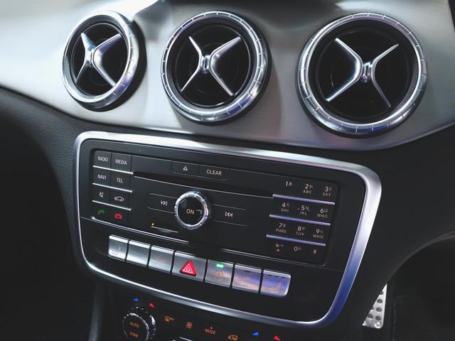 CLAクラス CLA180 AMGスタイル AMGプレミアムパッケージ レーダーセーフティーパッケージ シートヒーター パワーシート トランクスルー フロアマット ナビ CD ミュージックサーバー 音楽プレーヤー接続 Bluetooth接続(18枚目)