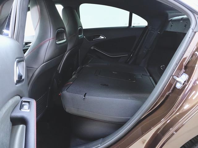CLAクラス CLA180 AMGスタイル AMGプレミアムパッケージ レーダーセーフティーパッケージ シートヒーター パワーシート トランクスルー フロアマット ナビ CD ミュージックサーバー 音楽プレーヤー接続 Bluetooth接続(30枚目)