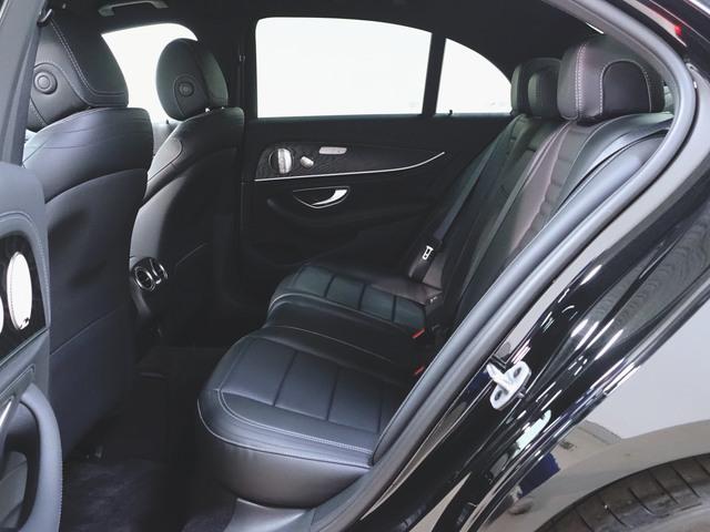 Ｅクラス Ｅ２００　スポーツ　ＡＭＧラインインテリアパッケージ　エクスクルーシブパッケージ　シートヒーター　パワーシート　トランクスルー　フロアマット　コネクテッド機能　ナビ　音楽プレーヤー接続　Ｂｌｕｅｔｏｏｔｈ接続　ＴＶ（29枚目）