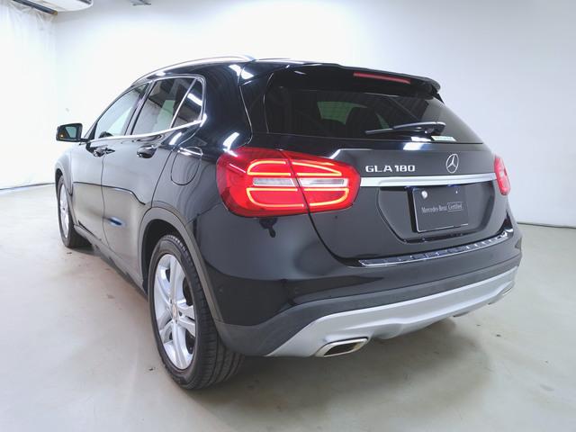 GLAクラス GLA180 レーダーセーフティーパッケージ ベーシックパッケージ シートヒーター トランクスルー フロアマット ナビ CD ミュージックサーバー 音楽プレーヤー接続 Bluetooth接続 TV DVD再生(6枚目)