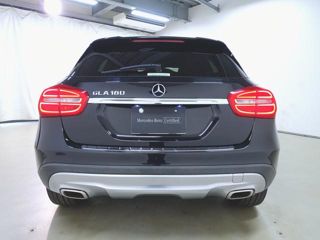 GLAクラス GLA180 レーダーセーフティーパッケージ ベーシックパッケージ シートヒーター トランクスルー フロアマット ナビ CD ミュージックサーバー 音楽プレーヤー接続 Bluetooth接続 TV DVD再生(7枚目)