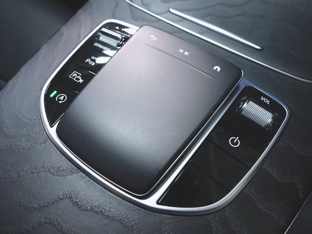 Eクラス E200 スポーツ AMGラインインテリアパッケージ エクスクルーシブパッケージ シートヒーター パワーシート トランクスルー フロアマット コネクテッド機能 ナビ 音楽プレーヤー接続 Bluetooth接続 TV(19枚目)