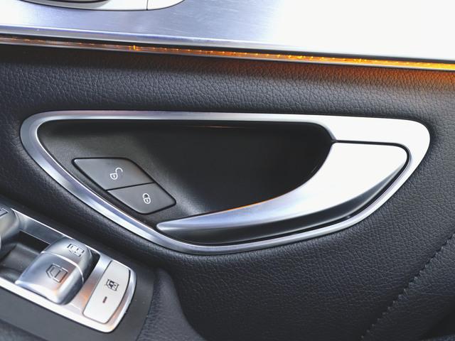 Cクラスステーションワゴン C180 ステーションワゴン ローレウスエディション レーダーセーフティパッケージ シートヒーター パワーシート トランクスルー フロアマット コネクテッド機能 ナビ CD ミュージックサーバー 音楽プレーヤー接続 Bluetooth接続 TV(22枚目)