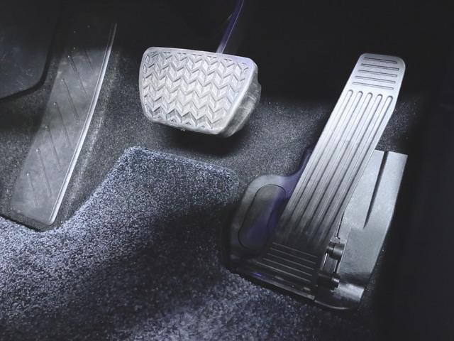 RX RX350h バージョンL シートヒーター シートエアコン パワーシート トランクスルー フロアマット ナビ 音楽プレーヤー接続 Bluetooth接続 TV ETC LEDヘッドライト 電動リアゲート 全周囲カメラ(10枚目)