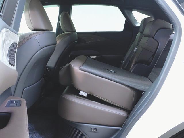 RX RX350h バージョンL シートヒーター シートエアコン パワーシート トランクスルー フロアマット ナビ 音楽プレーヤー接続 Bluetooth接続 TV ETC LEDヘッドライト 電動リアゲート 全周囲カメラ(31枚目)