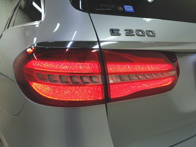 Eクラスステーションワゴン E200 ステーションワゴン アバンギャルド スポーツ (本革仕様) シートヒーター パワーシート トランクスルー フロアマット ナビ 音楽プレーヤー接続 Bluetooth接続 TV ETC LEDヘッドライト 電動リアゲート 全周囲カメラ(5枚目)