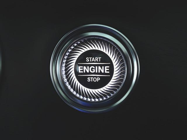 Eクラスステーションワゴン E200 ステーションワゴン アバンギャルド スポーツ (本革仕様) シートヒーター パワーシート トランクスルー フロアマット ナビ 音楽プレーヤー接続 Bluetooth接続 TV ETC LEDヘッドライト 電動リアゲート 全周囲カメラ(15枚目)