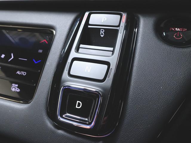 オデッセイハイブリッド e:HEVアブソルート EX ブラックエディション シートヒーター パワーシート オットマン 3列シート トランクスルー フロアマット ナビ CD 音楽プレーヤー接続 Bluetooth接続 TV DVD再生 ETC LEDヘッドライト 電動リアゲート(19枚目)