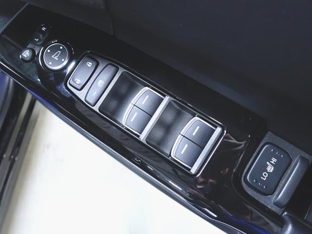 オデッセイハイブリッド e:HEVアブソルート EX ブラックエディション シートヒーター パワーシート オットマン 3列シート トランクスルー フロアマット ナビ CD 音楽プレーヤー接続 Bluetooth接続 TV DVD再生 ETC LEDヘッドライト 電動リアゲート(22枚目)