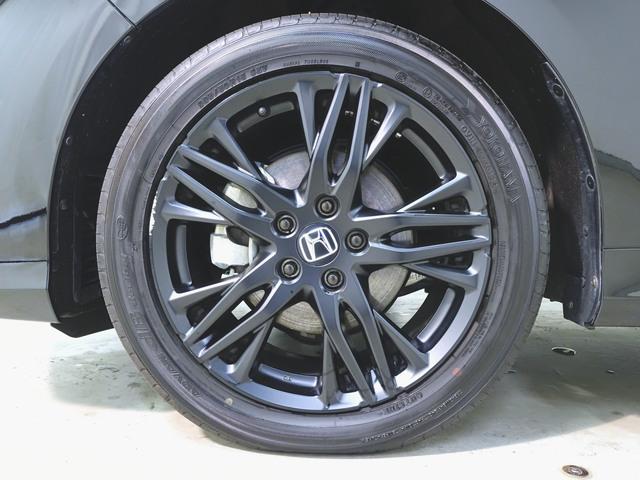 オデッセイハイブリッド e:HEVアブソルート EX ブラックエディション シートヒーター パワーシート オットマン 3列シート トランクスルー フロアマット ナビ CD 音楽プレーヤー接続 Bluetooth接続 TV DVD再生 ETC LEDヘッドライト 電動リアゲート(32枚目)