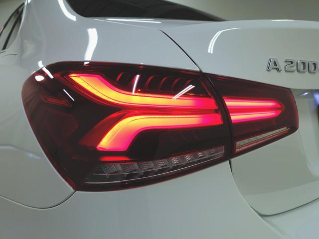 Ａクラスセダン Ａ２００　ｄ　セダン　ＡＭＧライン　シートヒーター　パワーシート　トランクスルー　コネクテッド機能　ナビ　音楽プレーヤー接続　Ｂｌｕｅｔｏｏｔｈ接続　ＴＶ　ＥＴＣ　サンルーフ・ガラスルーフ　ＬＥＤヘッドライト　バックモニター　盗難防止（5枚目）