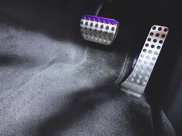 車両に関する装備・価格等ご不明点などはお気軽にお問い合せください。また、総額を表示している車両の納車に関わる費用等は別途料金がかかる場合もございます。詳細はヤナセスタッフへお問合せください。