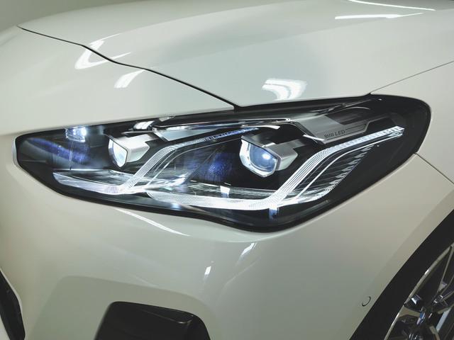 ヤナセの中古車は、すべて第三者検査専門機関（ＡＩＳ）によって、内外装から機関にいたるまで公正かつ厳正に検査されます。検査後、経験豊富なスタッフが、記録簿の確認、ＣＰＵ診断テストなどを実施いたします。