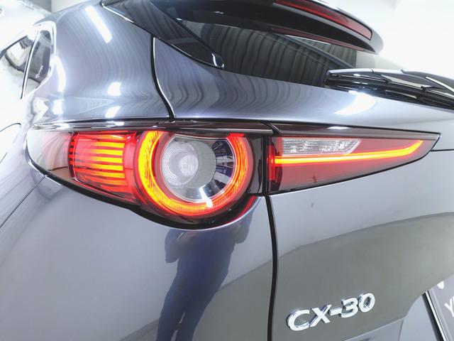 ＣＸ－３０ ２０Ｓ　ブラックトーンエディション　シートヒーター　パワーシート　トランクスルー　フロアマット　ナビ　ＣＤ　音楽プレーヤー接続　Ｂｌｕｅｔｏｏｔｈ接続　ＴＶ　ＤＶＤ再生　ＥＴＣ　ＬＥＤヘッドライト　電動リアゲート　全周囲カメラ（5枚目）