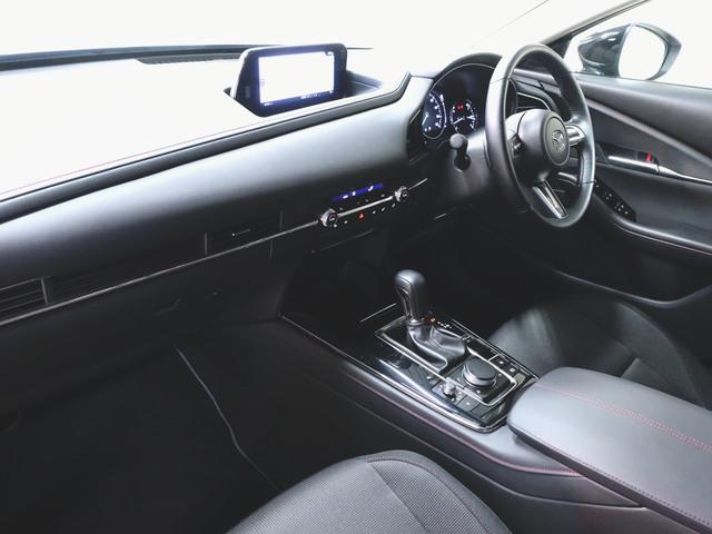 ＣＸ－３０ ２０Ｓ　ブラックトーンエディション　シートヒーター　パワーシート　トランクスルー　フロアマット　ナビ　ＣＤ　音楽プレーヤー接続　Ｂｌｕｅｔｏｏｔｈ接続　ＴＶ　ＤＶＤ再生　ＥＴＣ　ＬＥＤヘッドライト　電動リアゲート　全周囲カメラ（11枚目）