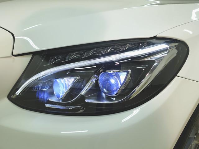 ヤナセの中古車は、すべて第三者検査専門機関（ＡＩＳ）によって、内外装から機関にいたるまで公正かつ厳正に検査されます。検査後、経験豊富なスタッフが、記録簿の確認、ＣＰＵ診断テストなどを実施いたします。