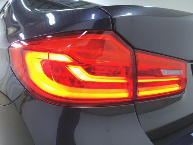 ５シリーズ ５３０ｉ　Ｍスポーツ　シートヒーター　パワーシート　トランクスルー　フロアマット　ナビ　ＣＤ　音楽プレーヤー接続　Ｂｌｕｅｔｏｏｔｈ接続　ＴＶ　ＤＶＤ再生　ＥＴＣ　ＬＥＤヘッドライト　電動リアゲート　全周囲カメラ（5枚目）