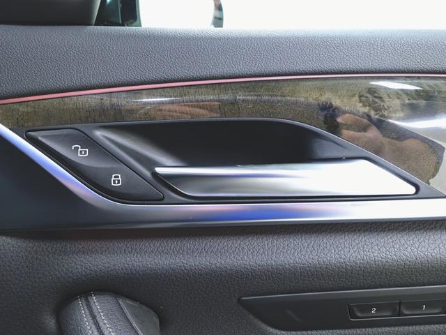 ５シリーズ ５３０ｉ　Ｍスポーツ　シートヒーター　パワーシート　トランクスルー　フロアマット　ナビ　ＣＤ　音楽プレーヤー接続　Ｂｌｕｅｔｏｏｔｈ接続　ＴＶ　ＤＶＤ再生　ＥＴＣ　ＬＥＤヘッドライト　電動リアゲート　全周囲カメラ（23枚目）