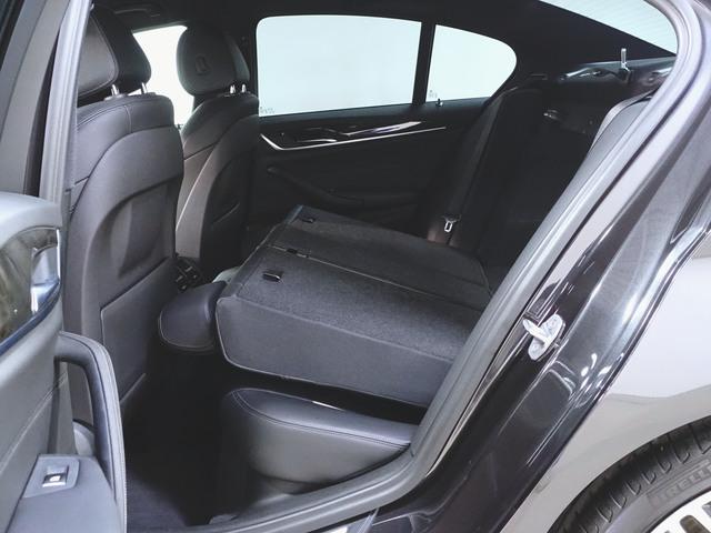 ５シリーズ ５３０ｉ　Ｍスポーツ　シートヒーター　パワーシート　トランクスルー　フロアマット　ナビ　ＣＤ　音楽プレーヤー接続　Ｂｌｕｅｔｏｏｔｈ接続　ＴＶ　ＤＶＤ再生　ＥＴＣ　ＬＥＤヘッドライト　電動リアゲート　全周囲カメラ（33枚目）