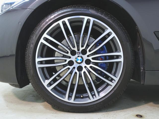 ５シリーズ ５３０ｉ　Ｍスポーツ　シートヒーター　パワーシート　トランクスルー　フロアマット　ナビ　ＣＤ　音楽プレーヤー接続　Ｂｌｕｅｔｏｏｔｈ接続　ＴＶ　ＤＶＤ再生　ＥＴＣ　ＬＥＤヘッドライト　電動リアゲート　全周囲カメラ（37枚目）