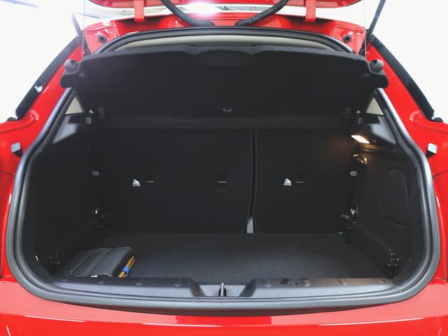 ＭＩＮＩ クーパーＤ　５ドア　ベースグレード　トランクスルー　フロアマット　ナビ　音楽プレーヤー接続　Ｂｌｕｅｔｏｏｔｈ接続　ＥＴＣ　ＬＥＤヘッドライト　バックモニター　盗難防止　衝突被害軽減ブレーキ　横滑り防止装置　アイドリングストップ（28枚目）