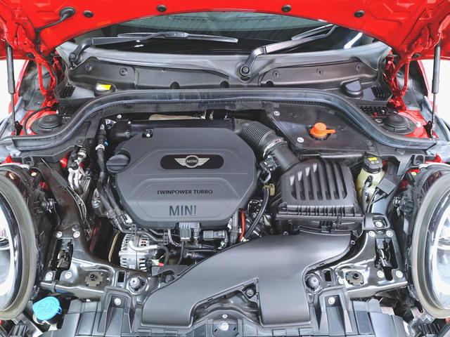 ＭＩＮＩ クーパーＤ　５ドア　ベースグレード　トランクスルー　フロアマット　ナビ　音楽プレーヤー接続　Ｂｌｕｅｔｏｏｔｈ接続　ＥＴＣ　ＬＥＤヘッドライト　バックモニター　盗難防止　衝突被害軽減ブレーキ　横滑り防止装置　アイドリングストップ（38枚目）