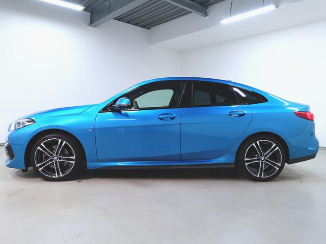 2シリーズ 218i グランクーペ Mスポーツ ハイラインパッケージ シートヒーター パワーシート トランクスルー フロアマット ナビ 音楽プレーヤー接続 Bluetooth接続 ETC LEDヘッドライト バックモニター 盗難防止 衝突被害軽減ブレーキ 横滑り防止装置(4枚目)