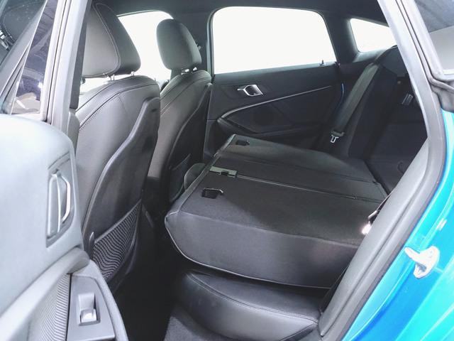 2シリーズ 218i グランクーペ Mスポーツ ハイラインパッケージ シートヒーター パワーシート トランクスルー フロアマット ナビ 音楽プレーヤー接続 Bluetooth接続 ETC LEDヘッドライト バックモニター 盗難防止 衝突被害軽減ブレーキ 横滑り防止装置(31枚目)