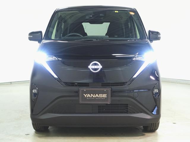 サクラ Ｘ　シートヒーター　トランクスルー　フロアマット　ナビ　音楽プレーヤー接続　Ｂｌｕｅｔｏｏｔｈ接続　ＴＶ　ＥＴＣ　ＬＥＤヘッドライト　全周囲カメラ　フロントカメラ　サイドカメラ　バックモニター　盗難防止（2枚目）