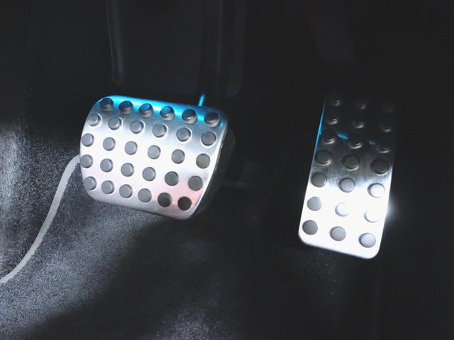 CLAクラス シューティングブレーク CLA180 シューティングブレーク AMGライン AMGレザーエクスクルーシブパッケージ ナビゲーションパッケージ アドバンスドパッケージ シートヒーター パワーシート トランクスルー フロアマット コネクテッド機能 ナビ 音楽プレーヤー接続(9枚目)