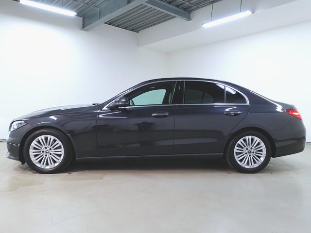 Ｃクラス Ｃ２２０　ｄ　アバンギャルド　アンビエントライトプレミアム　ベーシックパッケージ　レザーエクスクルーシブパッケージ　シートヒーター　パワーシート　トランクスルー　フロアマット　コネクテッド機能　ナビ　音楽プレーヤー接続　Ｂｌｕｅｔｏｏｔｈ接続　ＴＶ　ＥＴＣ（4枚目）