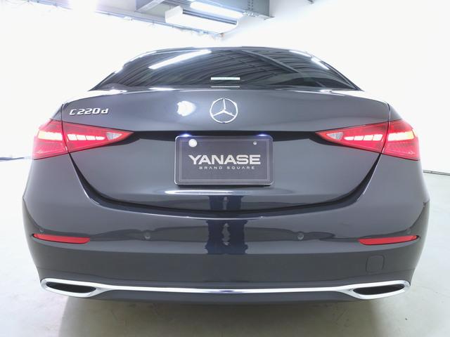 Ｃクラス Ｃ２２０　ｄ　アバンギャルド　アンビエントライトプレミアム　ベーシックパッケージ　レザーエクスクルーシブパッケージ　シートヒーター　パワーシート　トランクスルー　フロアマット　コネクテッド機能　ナビ　音楽プレーヤー接続　Ｂｌｕｅｔｏｏｔｈ接続　ＴＶ　ＥＴＣ（7枚目）