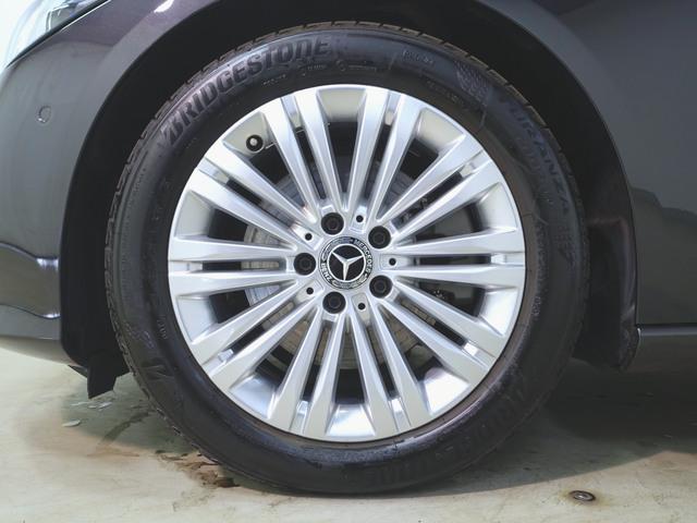 Ｃクラス Ｃ２２０　ｄ　アバンギャルド　アンビエントライトプレミアム　ベーシックパッケージ　レザーエクスクルーシブパッケージ　シートヒーター　パワーシート　トランクスルー　フロアマット　コネクテッド機能　ナビ　音楽プレーヤー接続　Ｂｌｕｅｔｏｏｔｈ接続　ＴＶ　ＥＴＣ（32枚目）