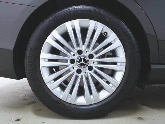 Ｃクラス Ｃ２２０　ｄ　アバンギャルド　アンビエントライトプレミアム　ベーシックパッケージ　レザーエクスクルーシブパッケージ　シートヒーター　パワーシート　トランクスルー　フロアマット　コネクテッド機能　ナビ　音楽プレーヤー接続　Ｂｌｕｅｔｏｏｔｈ接続　ＴＶ　ＥＴＣ（34枚目）