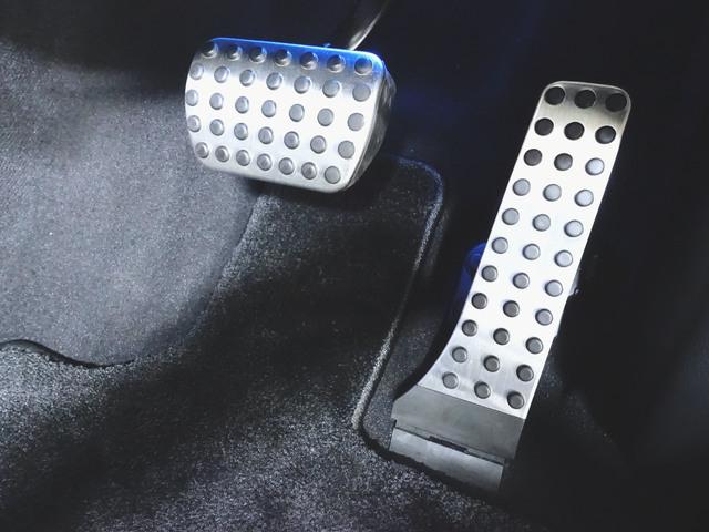 ＧＬＥ ＧＬＥ４５０　ｄ　４マチック　スポーツ　シートヒーター　シートエアコン　パワーシート　３列シート　トランクスルー　フロアマット　コネクテッド機能　ナビ　音楽プレーヤー接続　Ｂｌｕｅｔｏｏｔｈ接続　ＴＶ　ＥＴＣ　サンルーフ・ガラスルーフ（9枚目）