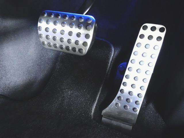 ＧＬＥ ＧＬＥ４５０　ｄ　４マチック　クーペ　スポーツ　シートヒーター　シートエアコン　パワーシート　トランクスルー　フロアマット　コネクテッド機能　ナビ　音楽プレーヤー接続　Ｂｌｕｅｔｏｏｔｈ接続　ＴＶ　ＥＴＣ　サンルーフ・ガラスルーフ（9枚目）