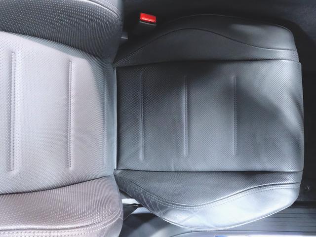 ＧＬＥ ＧＬＥ４５０　ｄ　４マチック　クーペ　スポーツ　シートヒーター　シートエアコン　パワーシート　トランクスルー　フロアマット　コネクテッド機能　ナビ　音楽プレーヤー接続　Ｂｌｕｅｔｏｏｔｈ接続　ＴＶ　ＥＴＣ　サンルーフ・ガラスルーフ（26枚目）