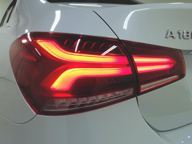 Ａクラスセダン Ａ１８０　スタイル　セダン　ＡＭＧライン　レーダーセーフティーパッケージ　アドバンスドパッケージ　ナビゲーションパッケージ　シートヒーター　パワーシート　トランクスルー　フロアマット　コネクテッド機能　ナビ　音楽プレーヤー接続（5枚目）